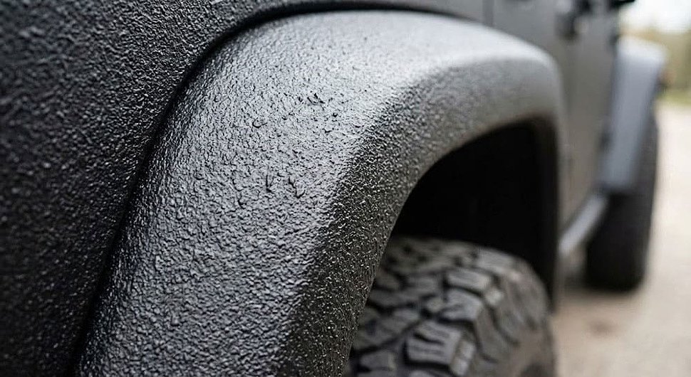 Применение Raptor на колесных арках автомобиля