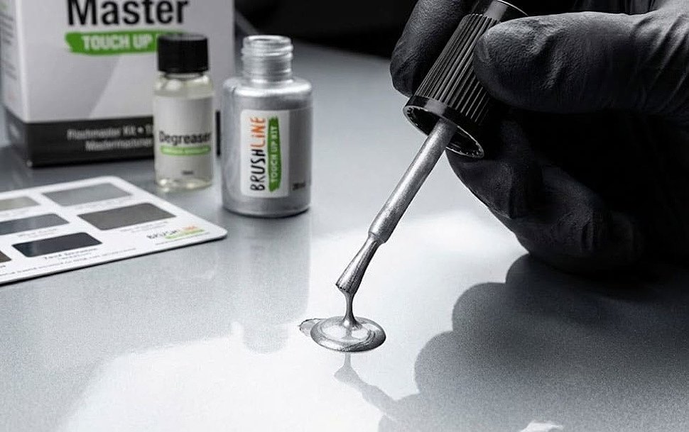 Флакон с кисточкой BrushLine