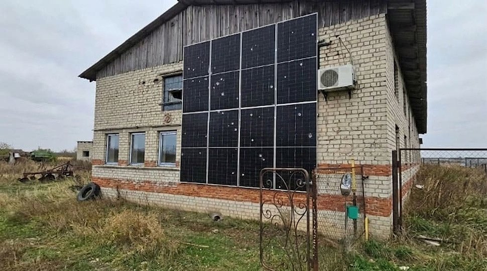 ремонт солнечных панелей после осколочных повреждений